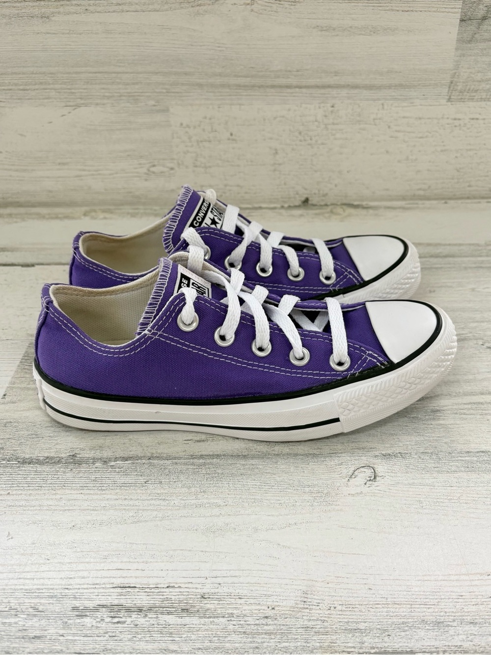 Converse CTAS Women’s Size 5 Big Girls Size 3.5  Low Top Lace Up  Sneakers